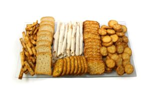 מגש קרקרים מלוחים