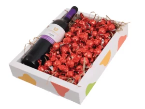 מארז פרלינים משובחים ויין אדום