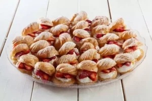 פחזניות קצפת ותותים